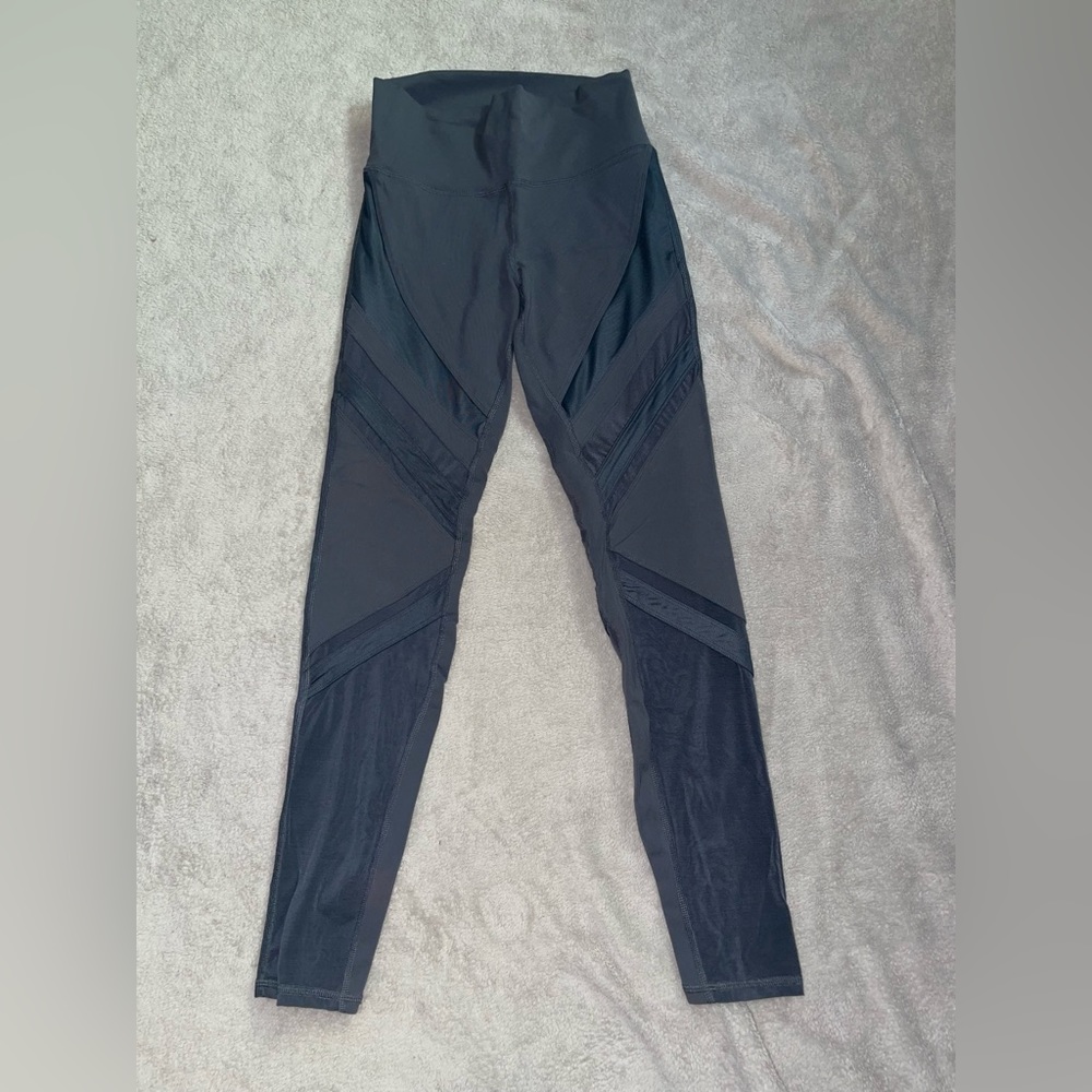 ALO leggings